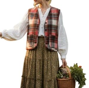 Cozy Vtg Plaid Vest in Red and Brown
